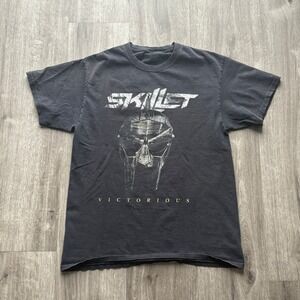 Skillet Victorious T Shirt Mens Size XL Band Rock Music Concert Tee